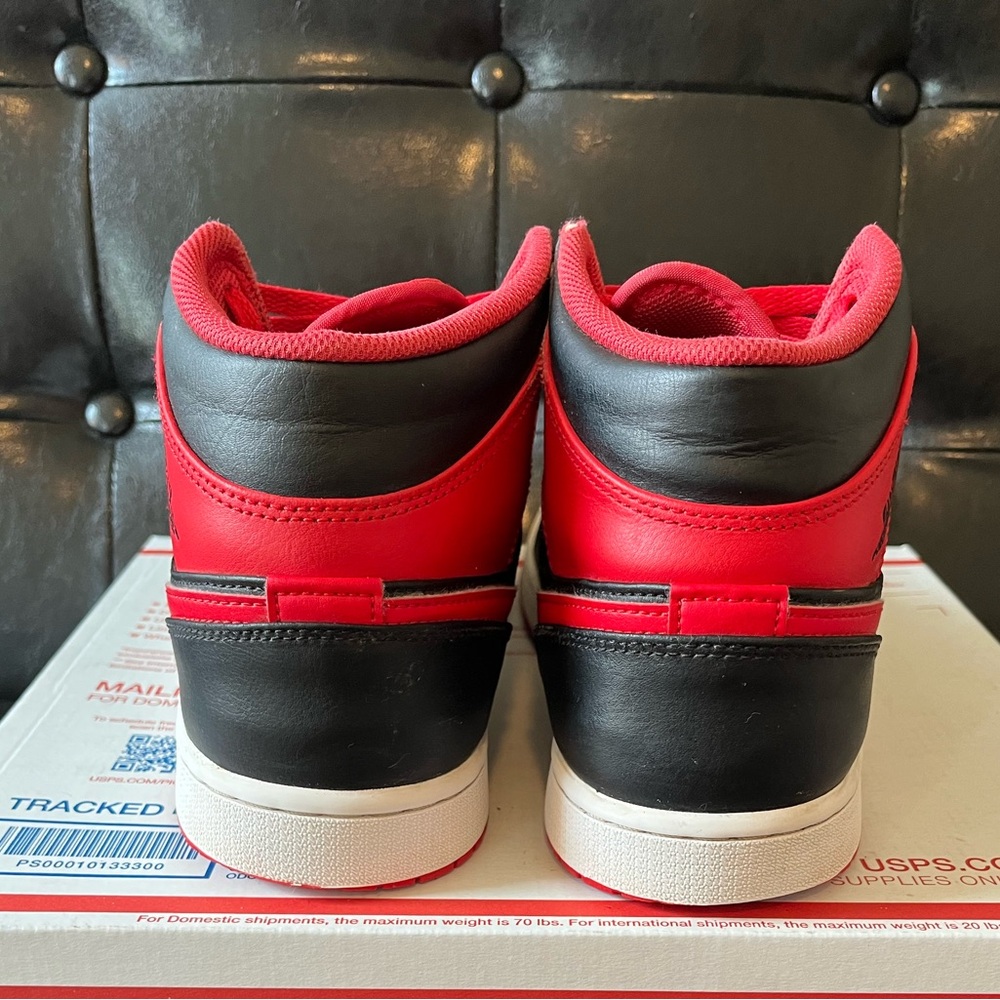 Jordan 1 Mid ‘Alternate‎ Bred’ - Picture 3 of 7
